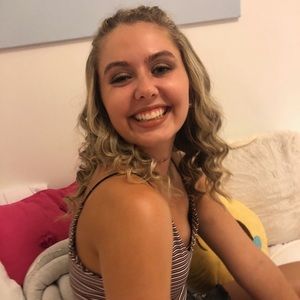 Meet your Posher, Elizabeth